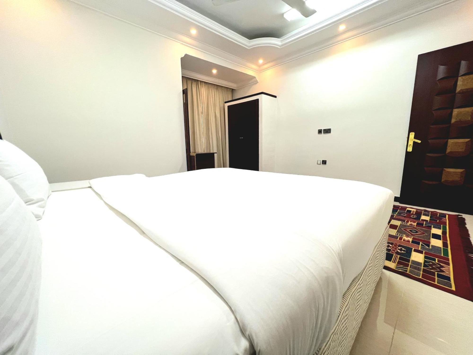 Al Taraf Hotel Apartment เซอ ภายนอก รูปภาพ