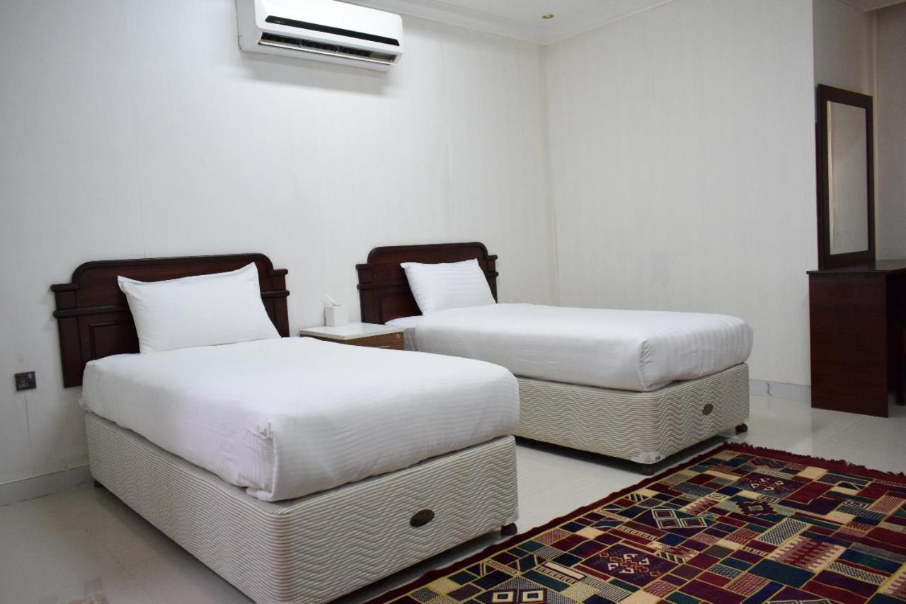 Al Taraf Hotel Apartment เซอ ภายนอก รูปภาพ